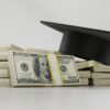 「薬学部の学費と奨学金」の記事のアイキャッチ画像